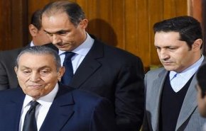 القضاء المصري يؤجل النظر في منع عائلة مبارك من التصرف بأموالها
