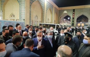 تصاویر.. نخست وزیر عراق در حرم امام رضا (ع)