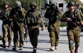 مقاومون فلسطينيون يستهدفون قوات الاحتلال في رام الله