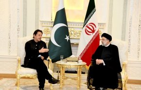 رئيس الوزراء الباكستاني يجري مباحثات مع الرئيس رئيسي