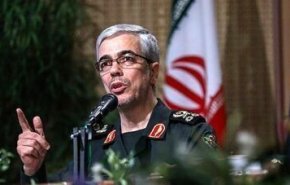 رئیس هيئة الأرکان العامة يبعث برسالة للقوات المسلحة الايرانية ، هذا مضمونها