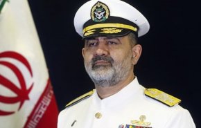 الادميرال ايراني: كوادر البحرية وفروا الامن المستتب لشرايين البلاد الاقتصادية