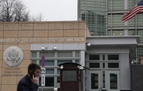  اتهام موظفين السفارة الأمريكية بموسكو بجريمة سرقة