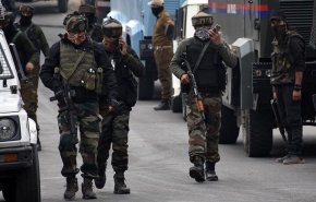 الشرطة الهندية تعتقل مئات المواطنين في اقليم كشمير 
