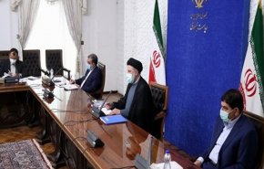 الرئيس الايراني يوعز بتوجيه السيولة نحو قطاع الانتاج