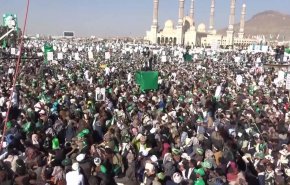 الحشود اليمنية تتوافد على صنعاء للمشاركة في احتفالات المولد النبوي