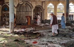 شاهد.. كاميرات مراقبة توثق لحظة تفجير مسجد في قندهار