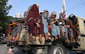 گاردین: طالبان مخالفان خود را اخراج و خانه‌هایشان را مصادره می کند