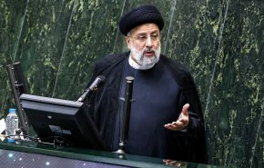 الرئيس الإيراني يشدد على تحسين اقتصاد البلاد