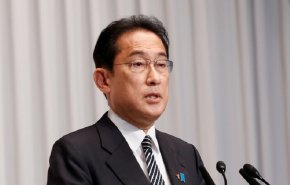 رئيس الوزراء الياباني يعلن فوز ائتلافه مع 