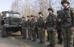 أوكرانيا: روسيا حشدت 90 ألف عسكري قرب حدودنا!
