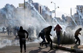 اندلاع المواجهات بين قوات الاحتلال والفلسطينيين في رام الله