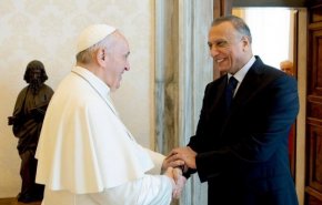 البابا فرنسيس يدين محاولة اغتيال رئيس الوزراء العراقي