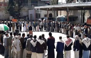 اليمنيون يحتجون ضد استمرار العدوان السعودي في احتجاز سفن الوقود