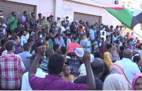 شاهد..رغم وحشية العسكر الشارع السوداني يواصل احتجاجاته السلمية