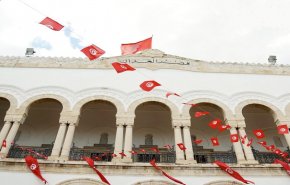 السجن 17 عاماً لتونسية وشريكها خططوا لتفجير سفارة في تونس!