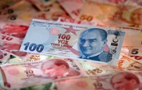 الليرة التركية تهبط إلى أعماق جديدة مقابل الدولار!