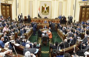 موافقة برلمانية مصرية على فرض رسوم 10% على 35 سلعة 