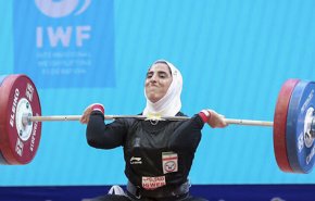 رکوردشکنی ملی بانوی وزنه‌بردار ایران/ «الهام حسینی» ششم جهان شد