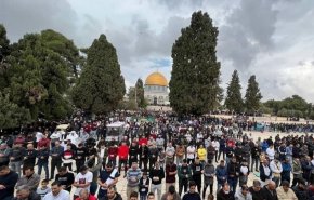 فلسطین اشغالی| اقامه نماز جمعه در مسجدالاقصی با مشارکت ۴۰ هزار نفر/ همسویی اوکراین با رژیم صهیونیستی