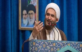 خطيب جمعة طهران: إبطال مفعول الحظر قضية رئيسة