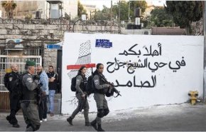 الاحتلال يعتقل 3 ناشطين في حي الشيخ جراح 