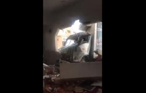 شاهد..اصطدام شاحنة بمسجد في السعودية يخلف 5 إصابات