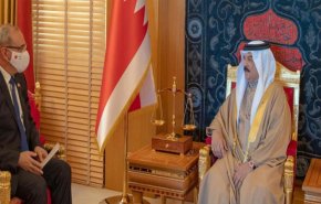 ملك البحرين يتسلم أوراق اعتماد أول سفير للاحتلال الإسرائيلي في البلاد