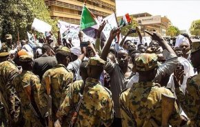 بعد قطع الانترنت والمواصلات ..ما الذي يحضّره النظام الحاكم في السودان؟
