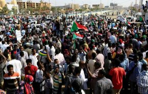 مقاومت سودان به تظاهرات میلیونی خود ادامه می دهد + فیلم