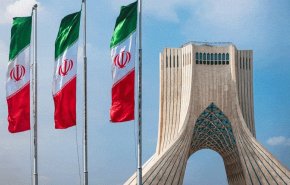 الحرس الثوري يكشف عن اطلاق صاروخ تجريبي غرب طهران