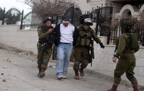 الاحتلال يعتقل 21 فلسطينيا في الضفة الغربية