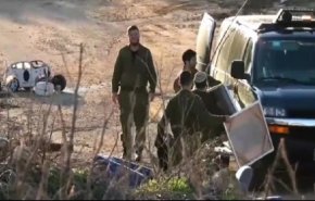 زباله‌گردی نظامیان صهیونیست در مرز لبنان + فیلم