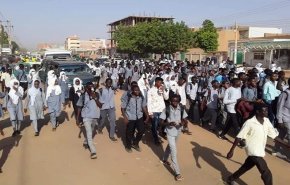 السودان..تظاهرات طلابية تنديدا بقتل 