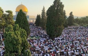 50 ألف مصلِ يؤدون صلاة الجمعة في المسجد الأقصى