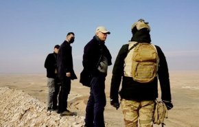 بازدید الکاظمی از مرز سوریه و تأکید بر تعقیب تروریست‌های داعش
