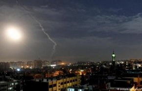 دمشق: وسائط الدفاع الجوي تتصدى لغارة إسرائيلية

