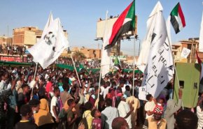 السودان.. تظاهرات في مدينة الفاشر رفضاً لزيارة البرهان وحميدتي