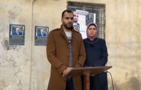 عائلة المعتقل الفلسطيني محمد نور عزام تواصل الإضراب عن الطعام 