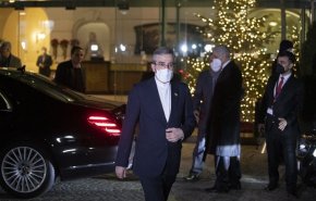 لمواصلة المفاوضات؛ باقري یغادر طهران متوجها الى فيينا