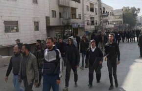 وسط إقبال كثيف.. بدء التسوية في معضمية الشام بريف دمشق