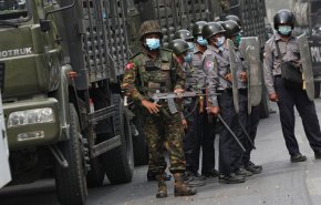 حکومت نظامی میانمار بیش از ۸۰۰ زندانی را آزاد کرد