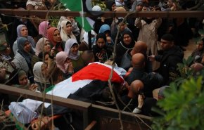 تشييع جثمان الشهيد 'أبو صلاح' في اليامون وسط هتافات بدعم المقاومة