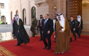 ولي العهد البحريني يلتقي رئيس وزراء الكيان الاسرائيلي