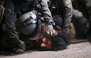  الاحتلال يعتقل 3 مقدسيين في حي الشيخ جراح بالقدس المحتلة