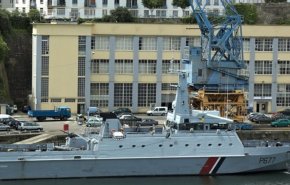 نیروی دریایی فرانسه کشتی روسیه را در آبراه مانش توقیف کرد