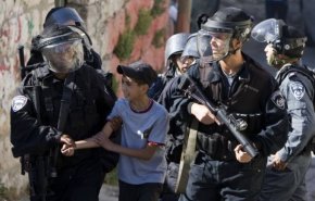 جنين...الاحتلال يعتقل طفلين ويصيب العشرات بالاختناق في يعبد