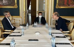 محادثات ثنائية بين باقري ومورا في اطار مفاوضات فيينا
