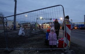 مدن اوكرانية خاوية على عروشها وروسيا تفتح ممرات انسانية لإجلاء المدنيين 