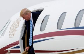فرود اضطراری هواپیمای حامل ترامپ در نیواورلئان

